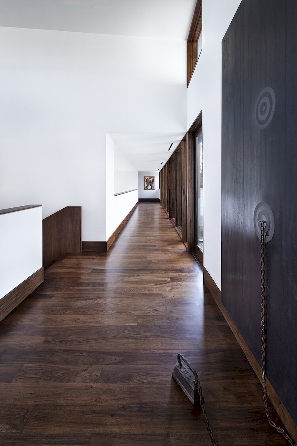 West residence with classical architectural & modern design by Miró Rivera