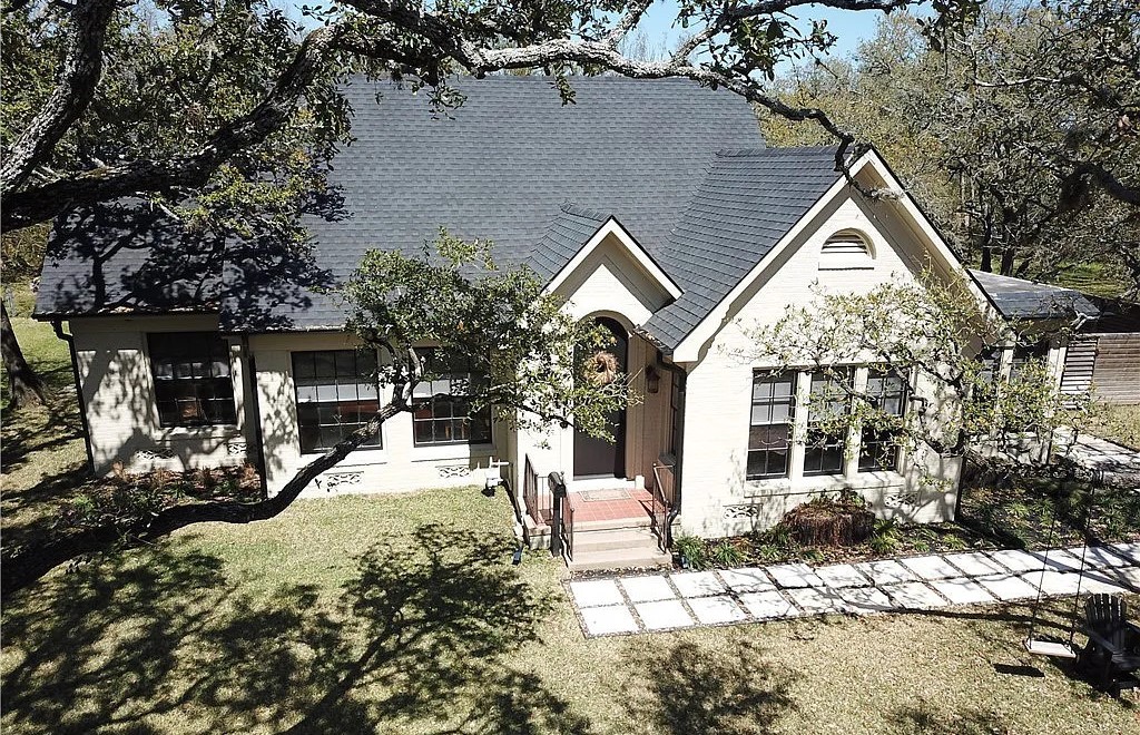 107 Pershing Ave College Station TX 77840 24