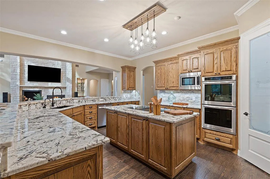 3206 Wintergreen Ter Grapevine TX 76051 11