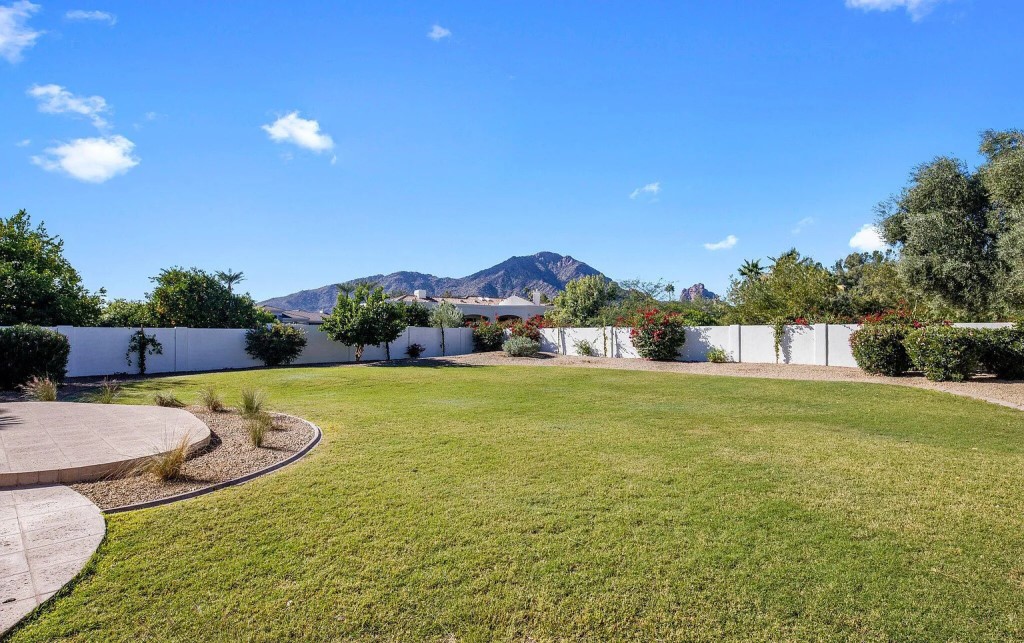 6443 E Malcomb Dr Paradise Valley AZ 85253 11