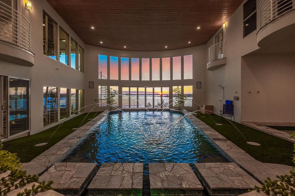 61 Guadalupe Drive, El Dorado Hills, California is a stunning residence nestled amongst the oaks and granite outcroppings provides endless skylines & breathtaking water views.