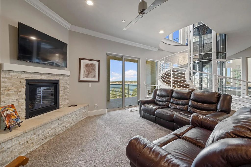 61 Guadalupe Drive, El Dorado Hills, California is a stunning residence nestled amongst the oaks and granite outcroppings provides endless skylines & breathtaking water views.