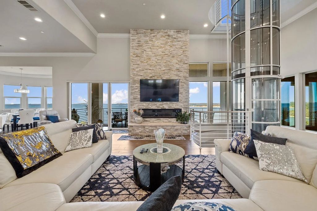 61 Guadalupe Drive, El Dorado Hills, California is a stunning residence nestled amongst the oaks and granite outcroppings provides endless skylines & breathtaking water views.