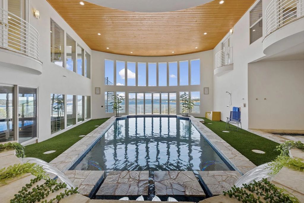 61 Guadalupe Drive, El Dorado Hills, California is a stunning residence nestled amongst the oaks and granite outcroppings provides endless skylines & breathtaking water views.