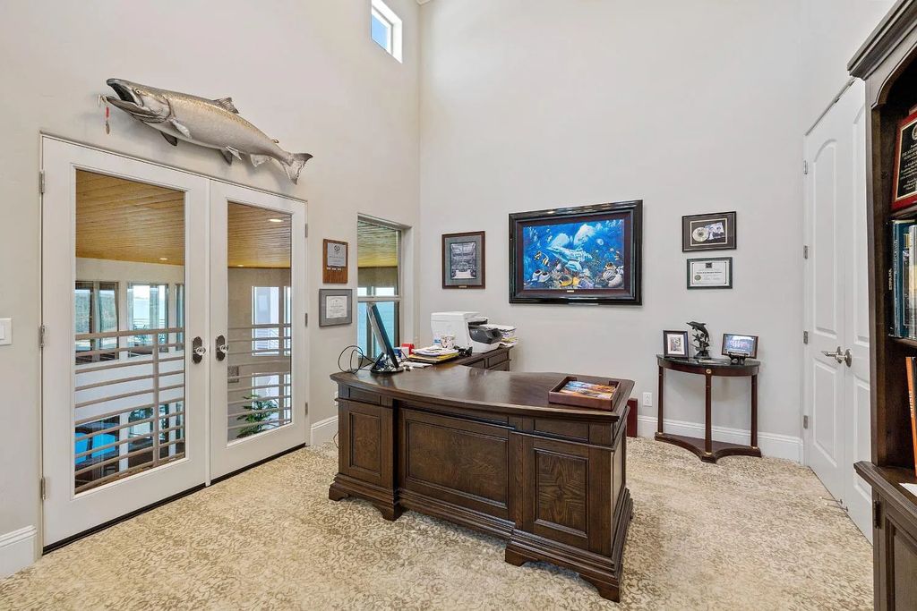 61 Guadalupe Drive, El Dorado Hills, California is a stunning residence nestled amongst the oaks and granite outcroppings provides endless skylines & breathtaking water views.