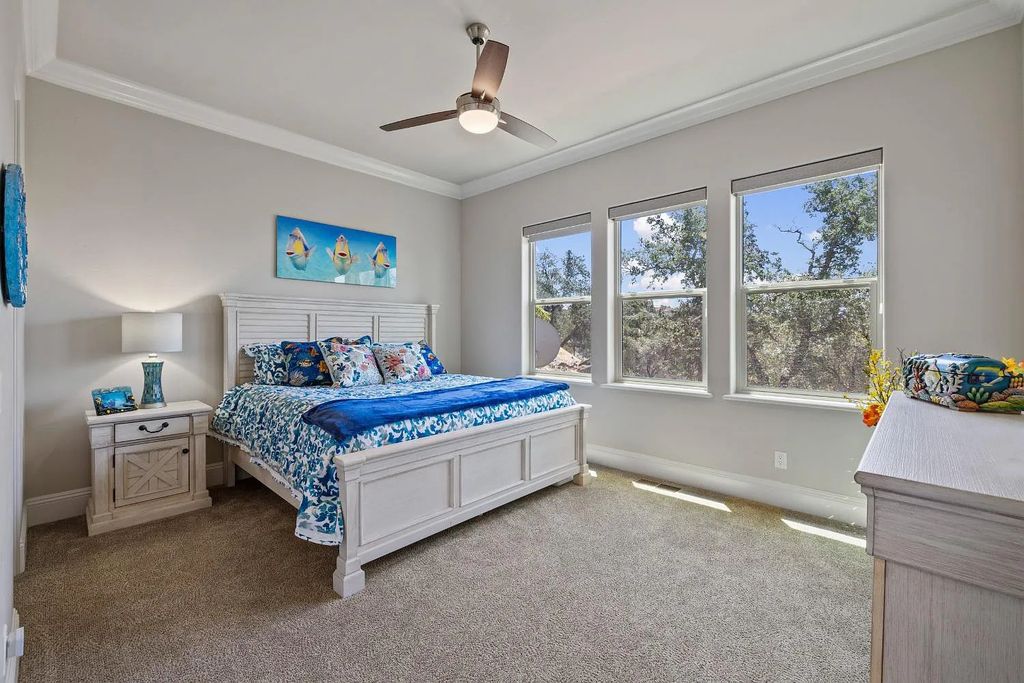 61 Guadalupe Drive, El Dorado Hills, California is a stunning residence nestled amongst the oaks and granite outcroppings provides endless skylines & breathtaking water views.
