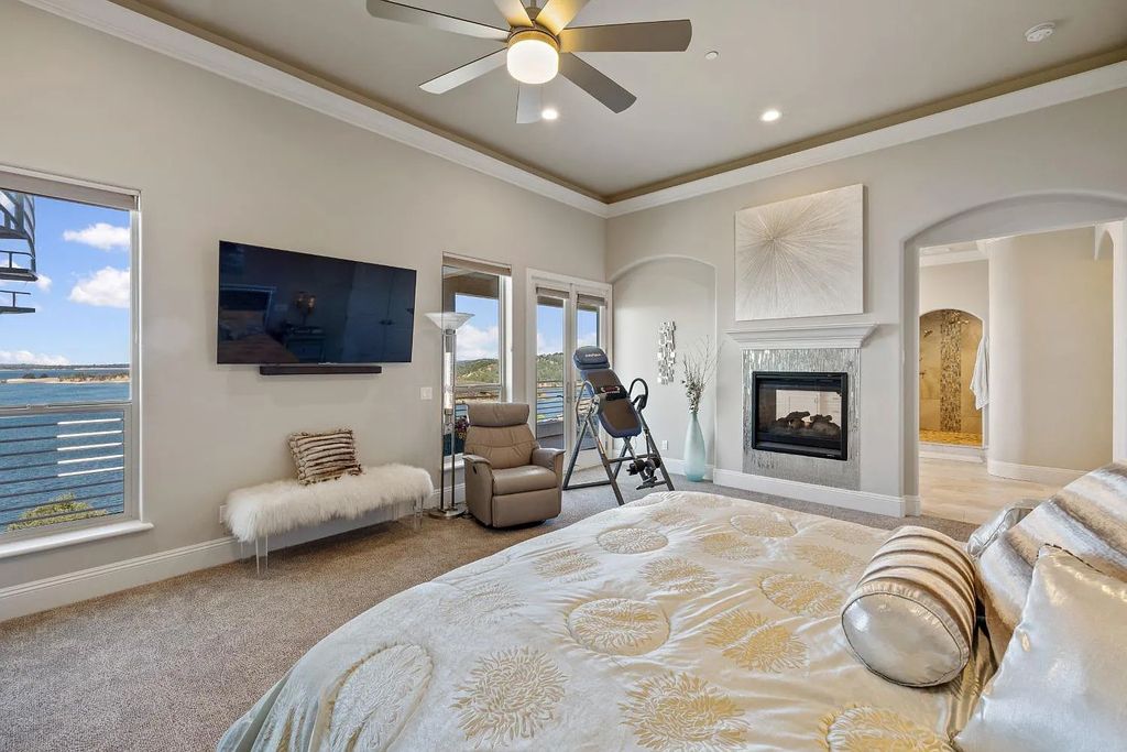 61 Guadalupe Drive, El Dorado Hills, California is a stunning residence nestled amongst the oaks and granite outcroppings provides endless skylines & breathtaking water views.