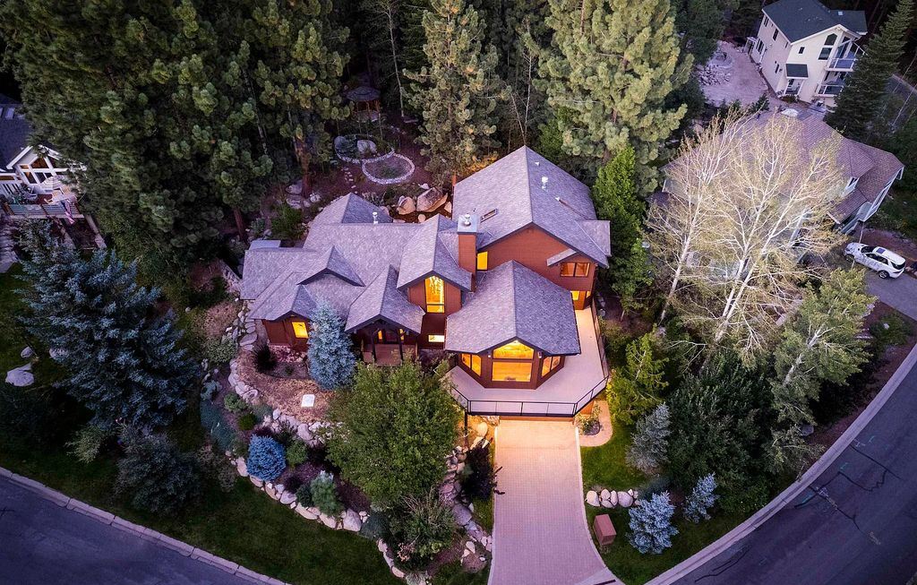 166 Granite Springs Drive, Stateline, Nevada is an exquisite high-end luxury lake view home that has been fully remodeled with the highest caliber materials and craftsmanship.
