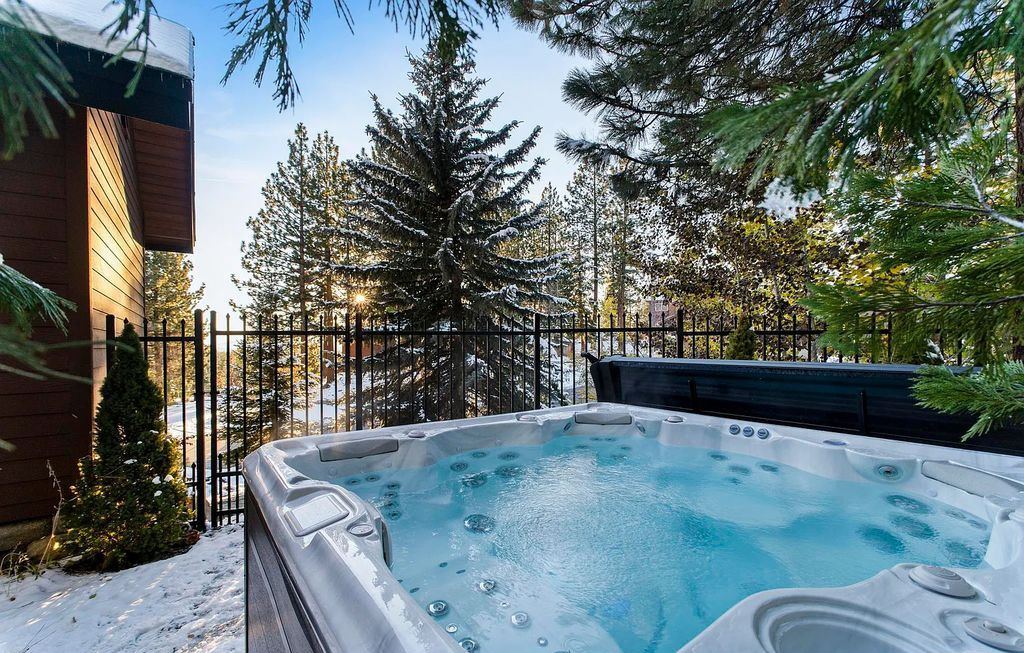 166 Granite Springs Drive, Stateline, Nevada is an exquisite high-end luxury lake view home that has been fully remodeled with the highest caliber materials and craftsmanship.