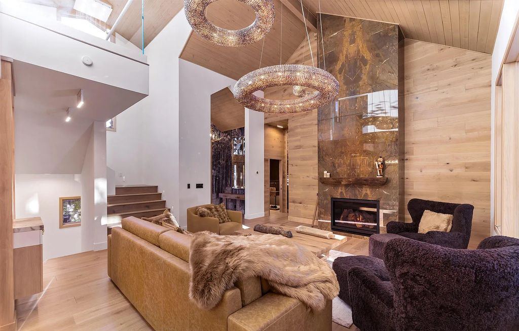 166 Granite Springs Drive, Stateline, Nevada is an exquisite high-end luxury lake view home that has been fully remodeled with the highest caliber materials and craftsmanship.