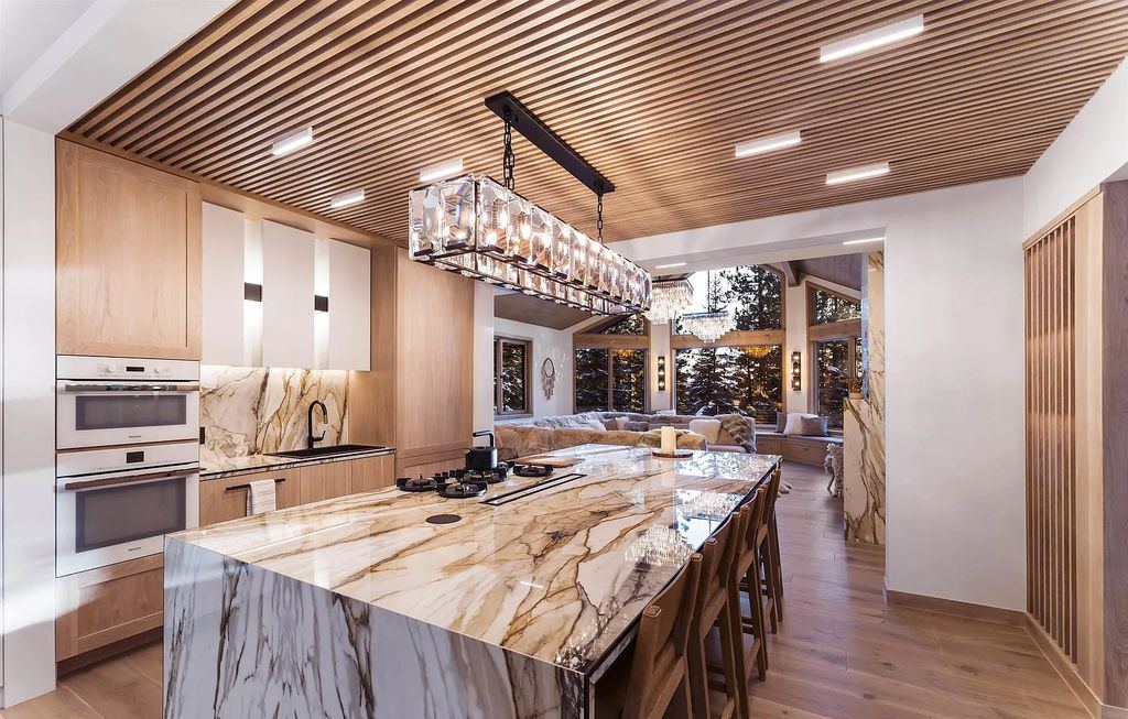 166 Granite Springs Drive, Stateline, Nevada is an exquisite high-end luxury lake view home that has been fully remodeled with the highest caliber materials and craftsmanship.