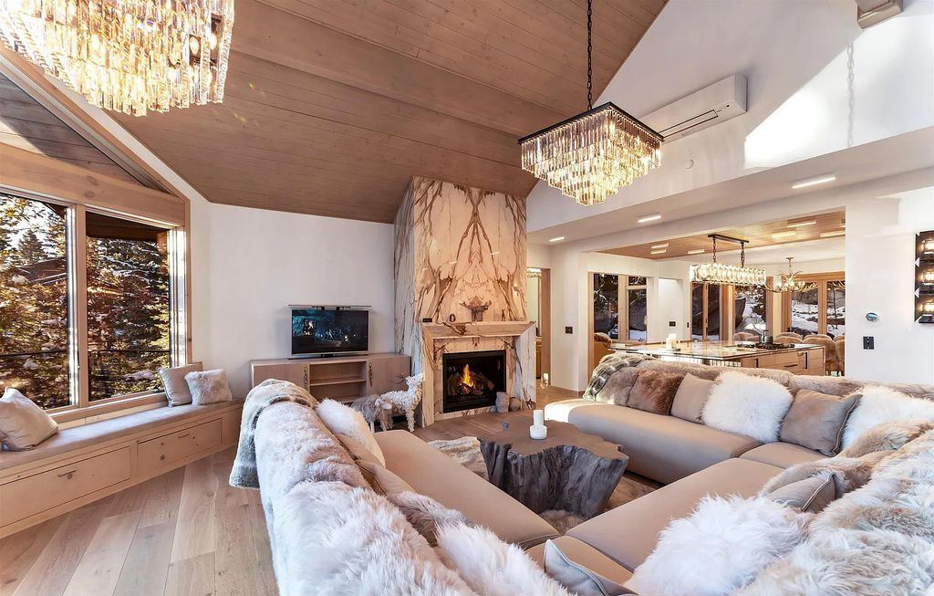 166 Granite Springs Drive, Stateline, Nevada is an exquisite high-end luxury lake view home that has been fully remodeled with the highest caliber materials and craftsmanship.