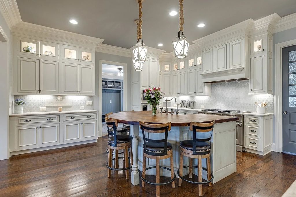 The Estate in College Grove is a luxurious home providing incredible indoor/outdoor for hours of enjoyment with your family now available for sale. This home located at 5190 Wildings Blvd LOT 3009, College Grove, Tennessee; offering 06 bedrooms and 07 bathrooms with 7,142 square feet of living spaces. 