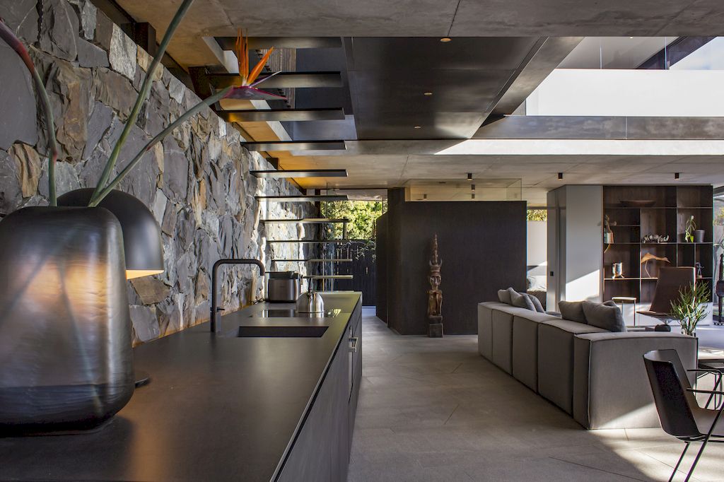 Cranberry Pavilion House prominent with its dark color by Wright Architects 16