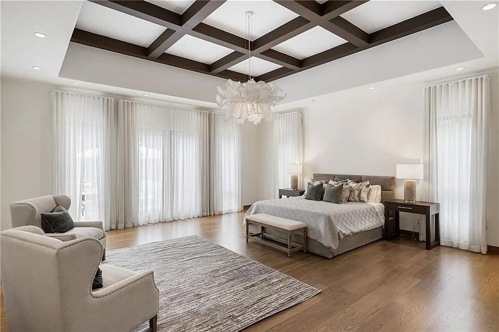 The Estate in Sandy Springs is a luxurious home lending itself to indoor and outdoor entertaining now available for sale. This home located at 4746 Woodvale Dr NW, Sandy Springs, Georgia; offering 05 bedrooms and 09 bathrooms with 11,467 square feet of living spaces. 