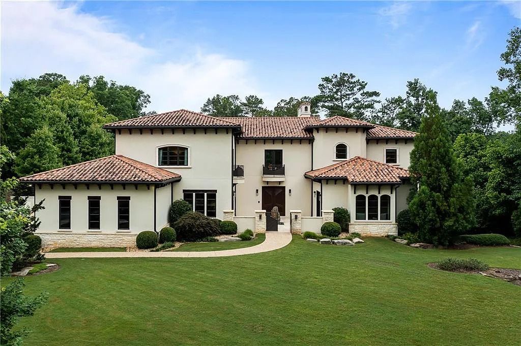 The Estate in Sandy Springs is a luxurious home lending itself to indoor and outdoor entertaining now available for sale. This home located at 4746 Woodvale Dr NW, Sandy Springs, Georgia; offering 05 bedrooms and 09 bathrooms with 11,467 square feet of living spaces. 