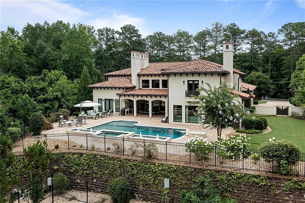 The Estate in Sandy Springs is a luxurious home lending itself to indoor and outdoor entertaining now available for sale. This home located at 4746 Woodvale Dr NW, Sandy Springs, Georgia; offering 05 bedrooms and 09 bathrooms with 11,467 square feet of living spaces. 