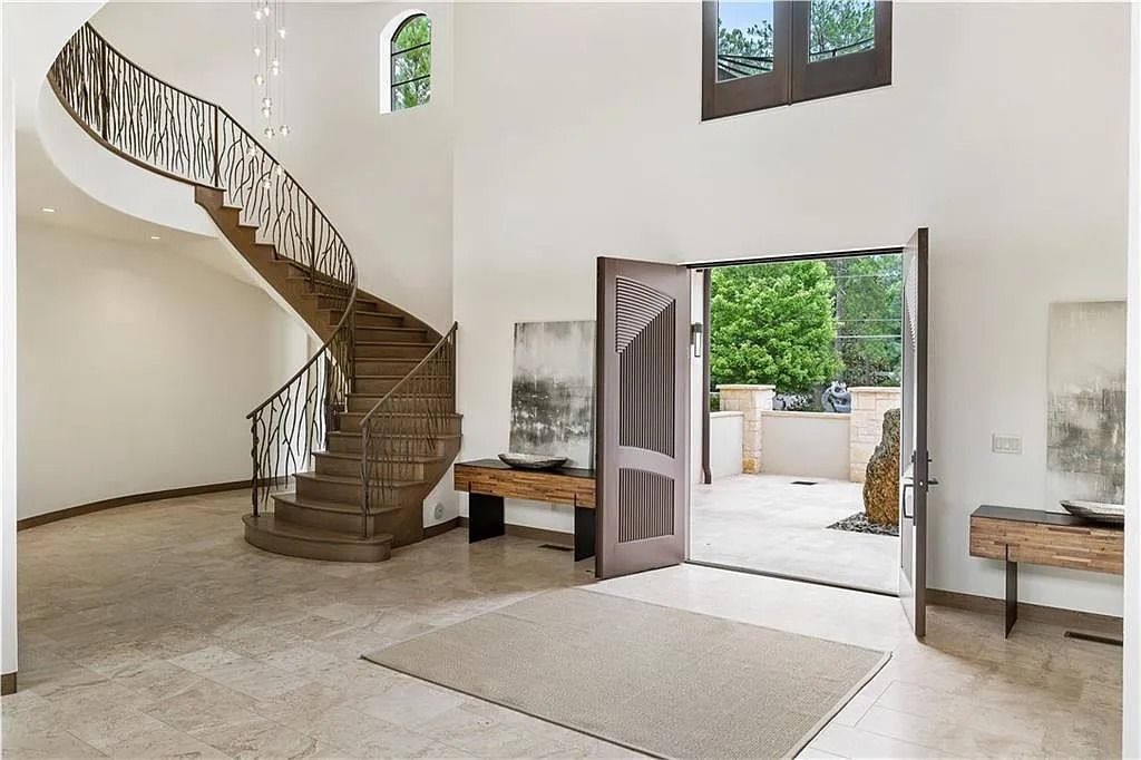 The Estate in Sandy Springs is a luxurious home lending itself to indoor and outdoor entertaining now available for sale. This home located at 4746 Woodvale Dr NW, Sandy Springs, Georgia; offering 05 bedrooms and 09 bathrooms with 11,467 square feet of living spaces. 