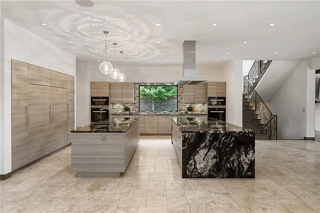 The Estate in Sandy Springs is a luxurious home lending itself to indoor and outdoor entertaining now available for sale. This home located at 4746 Woodvale Dr NW, Sandy Springs, Georgia; offering 05 bedrooms and 09 bathrooms with 11,467 square feet of living spaces. 