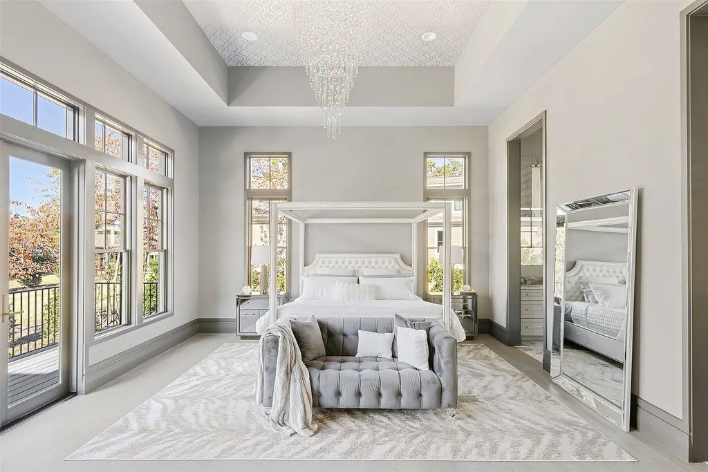 The Estate in Greensboro is a luxurious home professionally decorated and furnished on the level for the most discerning of buyers now available for sale. This home located at 1011 Tuggle Crk, Greensboro, Georgia; offering 05 bedrooms and 05 bathrooms with 5,320 square feet of living spaces. 