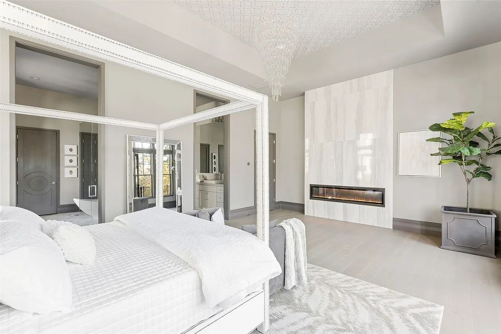 The Estate in Greensboro is a luxurious home professionally decorated and furnished on the level for the most discerning of buyers now available for sale. This home located at 1011 Tuggle Crk, Greensboro, Georgia; offering 05 bedrooms and 05 bathrooms with 5,320 square feet of living spaces. 