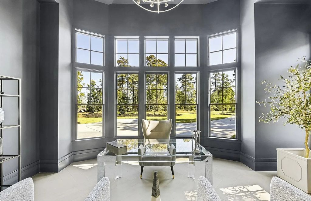 The Estate in Greensboro is a luxurious home professionally decorated and furnished on the level for the most discerning of buyers now available for sale. This home located at 1011 Tuggle Crk, Greensboro, Georgia; offering 05 bedrooms and 05 bathrooms with 5,320 square feet of living spaces. 