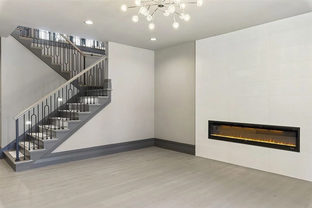 The Estate in Greensboro is a luxurious home professionally decorated and furnished on the level for the most discerning of buyers now available for sale. This home located at 1011 Tuggle Crk, Greensboro, Georgia; offering 05 bedrooms and 05 bathrooms with 5,320 square feet of living spaces. 