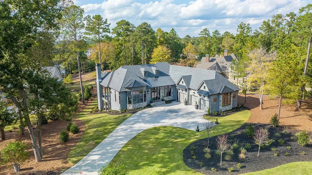 The Estate in Greensboro is a luxurious home professionally decorated and furnished on the level for the most discerning of buyers now available for sale. This home located at 1011 Tuggle Crk, Greensboro, Georgia; offering 05 bedrooms and 05 bathrooms with 5,320 square feet of living spaces. 