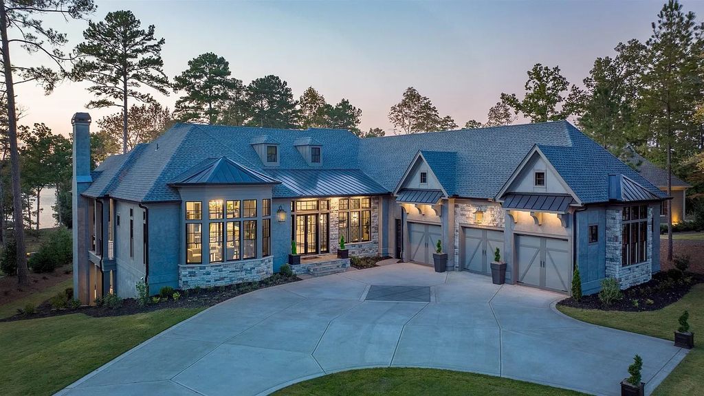 The Estate in Greensboro is a luxurious home professionally decorated and furnished on the level for the most discerning of buyers now available for sale. This home located at 1011 Tuggle Crk, Greensboro, Georgia; offering 05 bedrooms and 05 bathrooms with 5,320 square feet of living spaces. 