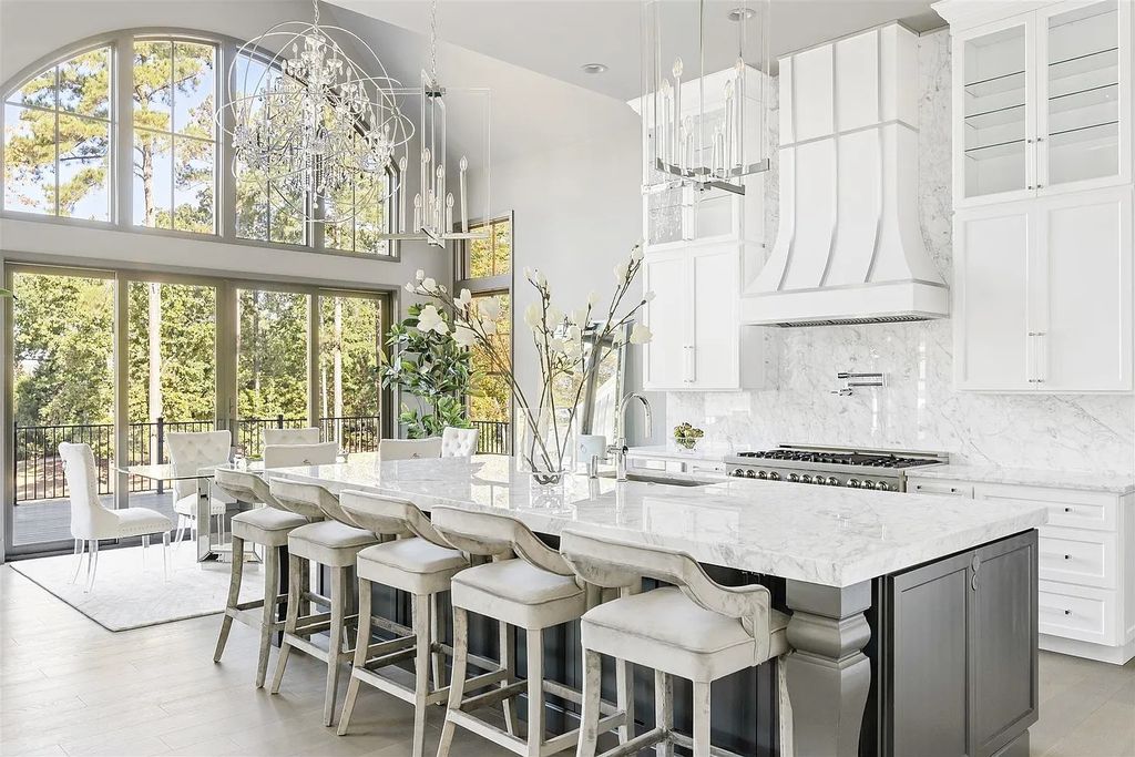 The Estate in Greensboro is a luxurious home professionally decorated and furnished on the level for the most discerning of buyers now available for sale. This home located at 1011 Tuggle Crk, Greensboro, Georgia; offering 05 bedrooms and 05 bathrooms with 5,320 square feet of living spaces. 