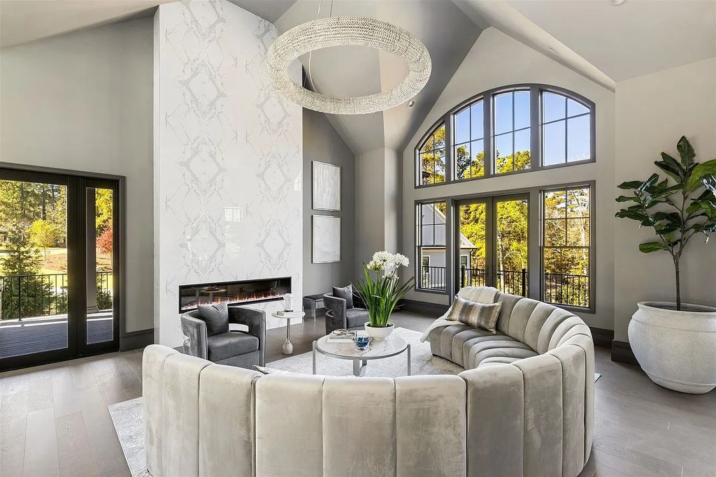 The Estate in Greensboro is a luxurious home professionally decorated and furnished on the level for the most discerning of buyers now available for sale. This home located at 1011 Tuggle Crk, Greensboro, Georgia; offering 05 bedrooms and 05 bathrooms with 5,320 square feet of living spaces. 