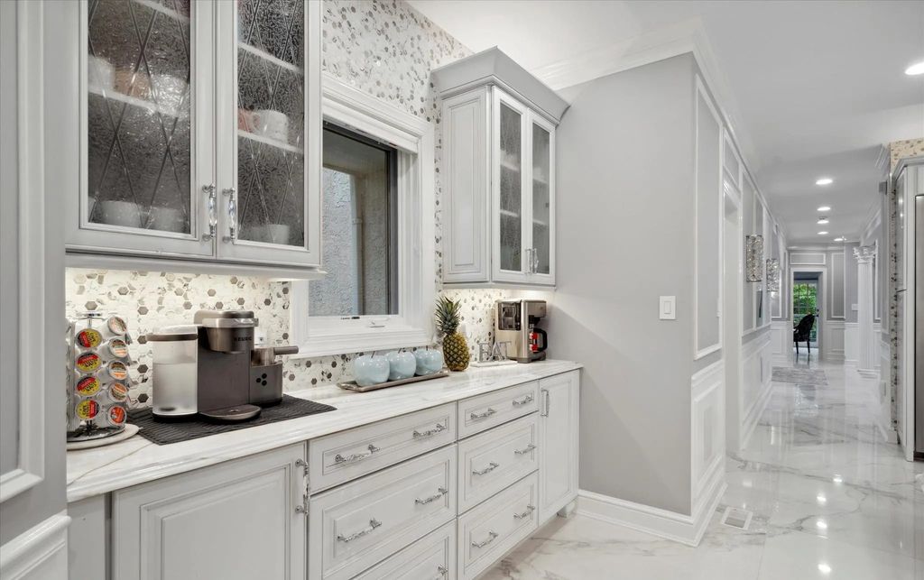 The Estate in West Chester is a luxurious home having countless amenities now available for sale. This home located at 140 Harvey Rd, West Chester, Pennsylvania; offering 06 bedrooms and 07 bathrooms with 6,028 square feet of living spaces.
