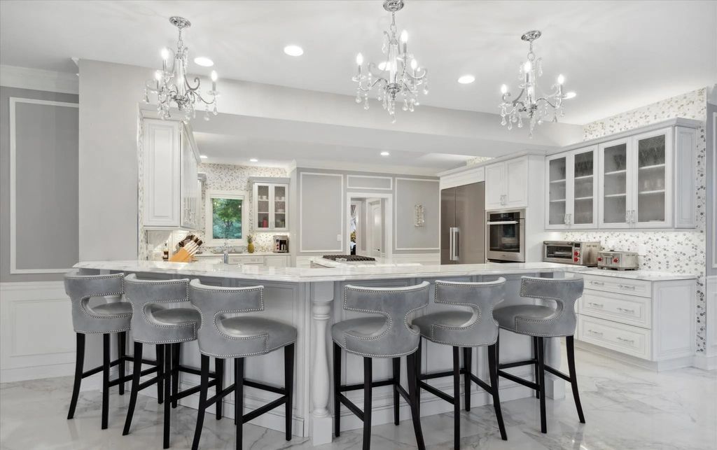 The Estate in West Chester is a luxurious home having countless amenities now available for sale. This home located at 140 Harvey Rd, West Chester, Pennsylvania; offering 06 bedrooms and 07 bathrooms with 6,028 square feet of living spaces.