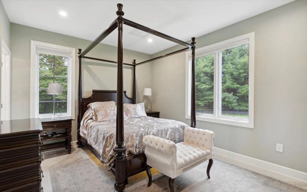 The Estate in West Chester is a luxurious home having countless amenities now available for sale. This home located at 140 Harvey Rd, West Chester, Pennsylvania; offering 06 bedrooms and 07 bathrooms with 6,028 square feet of living spaces.