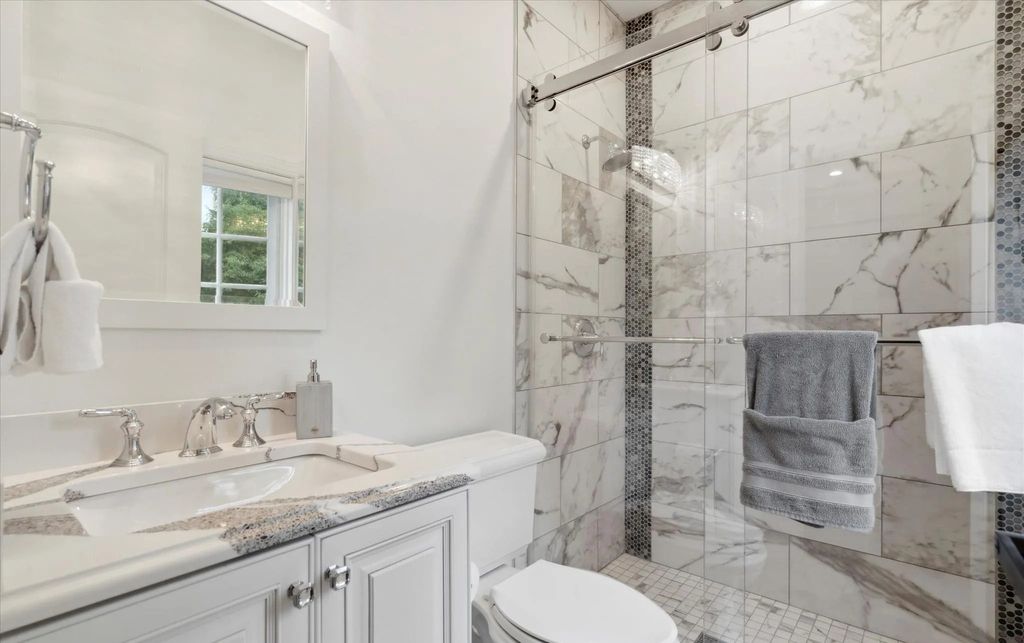 The Estate in West Chester is a luxurious home having countless amenities now available for sale. This home located at 140 Harvey Rd, West Chester, Pennsylvania; offering 06 bedrooms and 07 bathrooms with 6,028 square feet of living spaces.