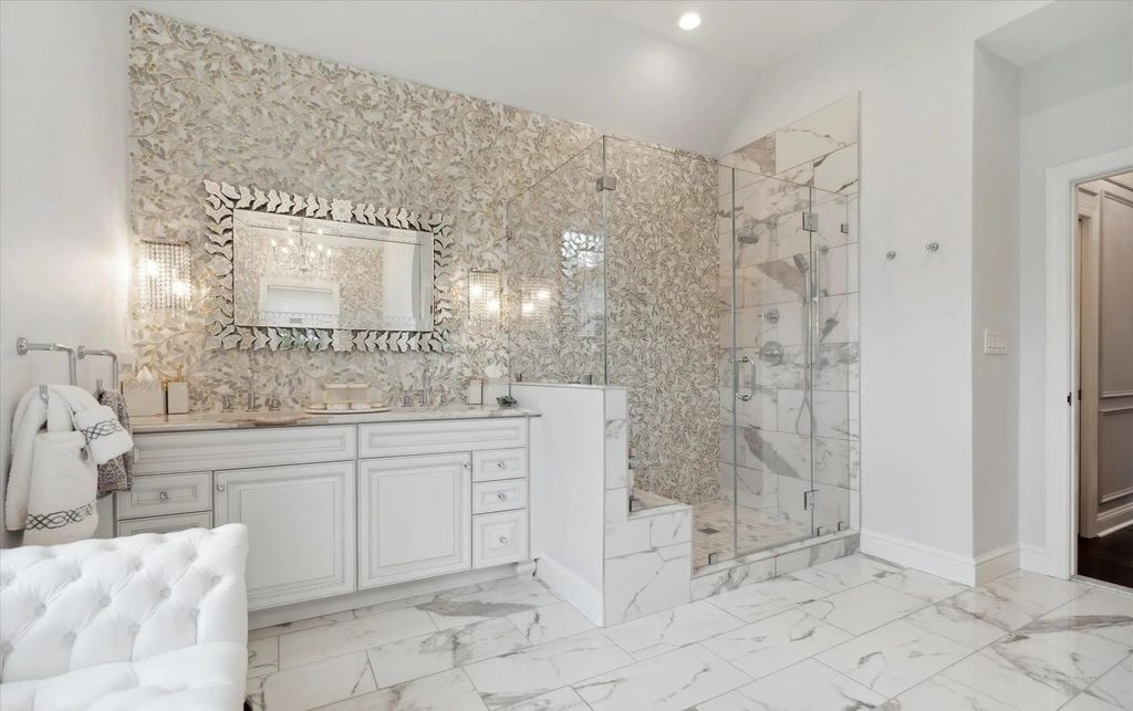 The Estate in West Chester is a luxurious home having countless amenities now available for sale. This home located at 140 Harvey Rd, West Chester, Pennsylvania; offering 06 bedrooms and 07 bathrooms with 6,028 square feet of living spaces.