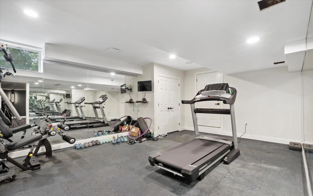 The Estate in West Chester is a luxurious home having countless amenities now available for sale. This home located at 140 Harvey Rd, West Chester, Pennsylvania; offering 06 bedrooms and 07 bathrooms with 6,028 square feet of living spaces.