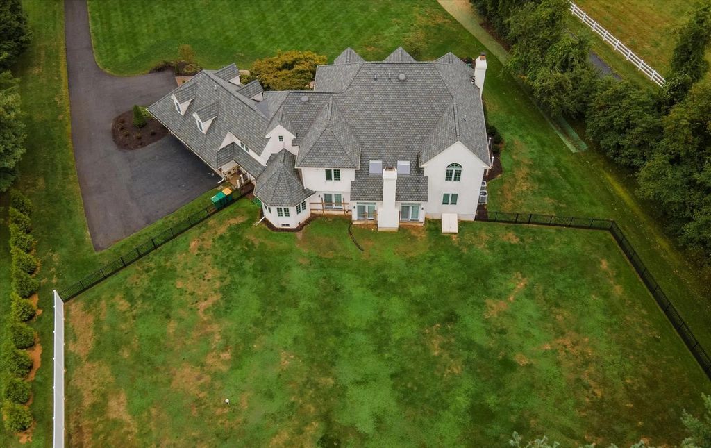The Estate in West Chester is a luxurious home having countless amenities now available for sale. This home located at 140 Harvey Rd, West Chester, Pennsylvania; offering 06 bedrooms and 07 bathrooms with 6,028 square feet of living spaces.