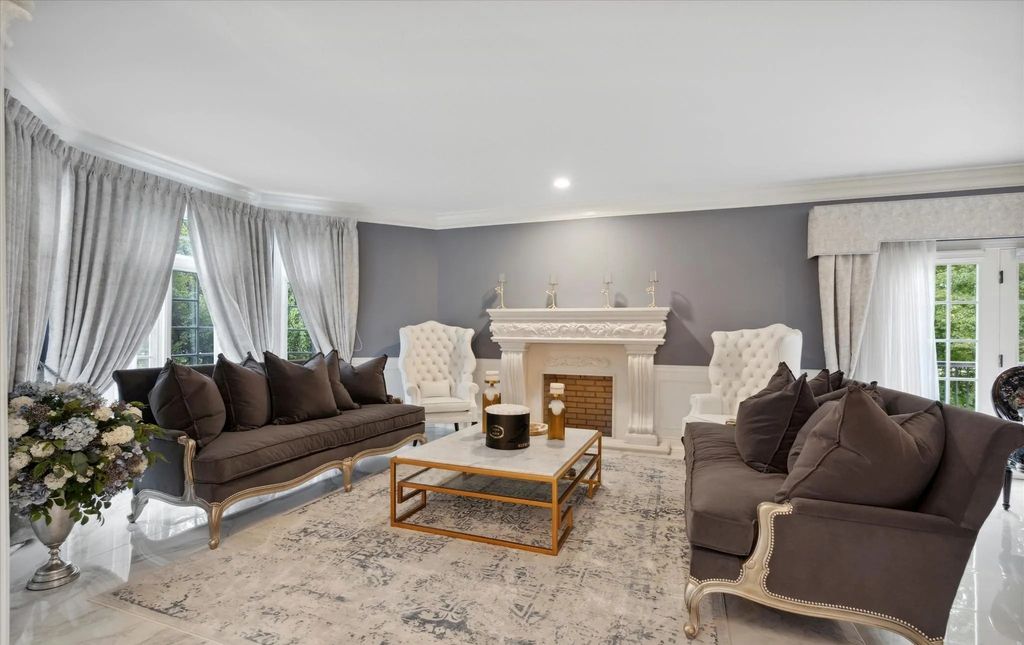 The Estate in West Chester is a luxurious home having countless amenities now available for sale. This home located at 140 Harvey Rd, West Chester, Pennsylvania; offering 06 bedrooms and 07 bathrooms with 6,028 square feet of living spaces.