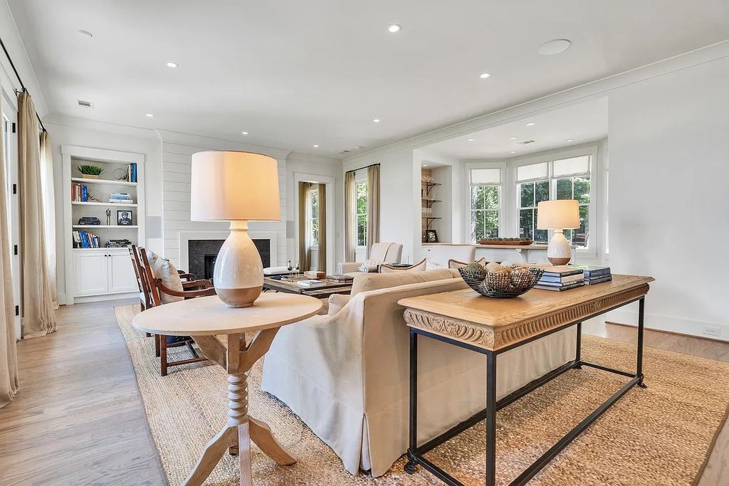 The House in Eatonton boasts gorgeous landscaping and 180 degree views of Lake Oconee, now available for sale. This home located at 158 Bradford Dr, Eatonton, Georgia