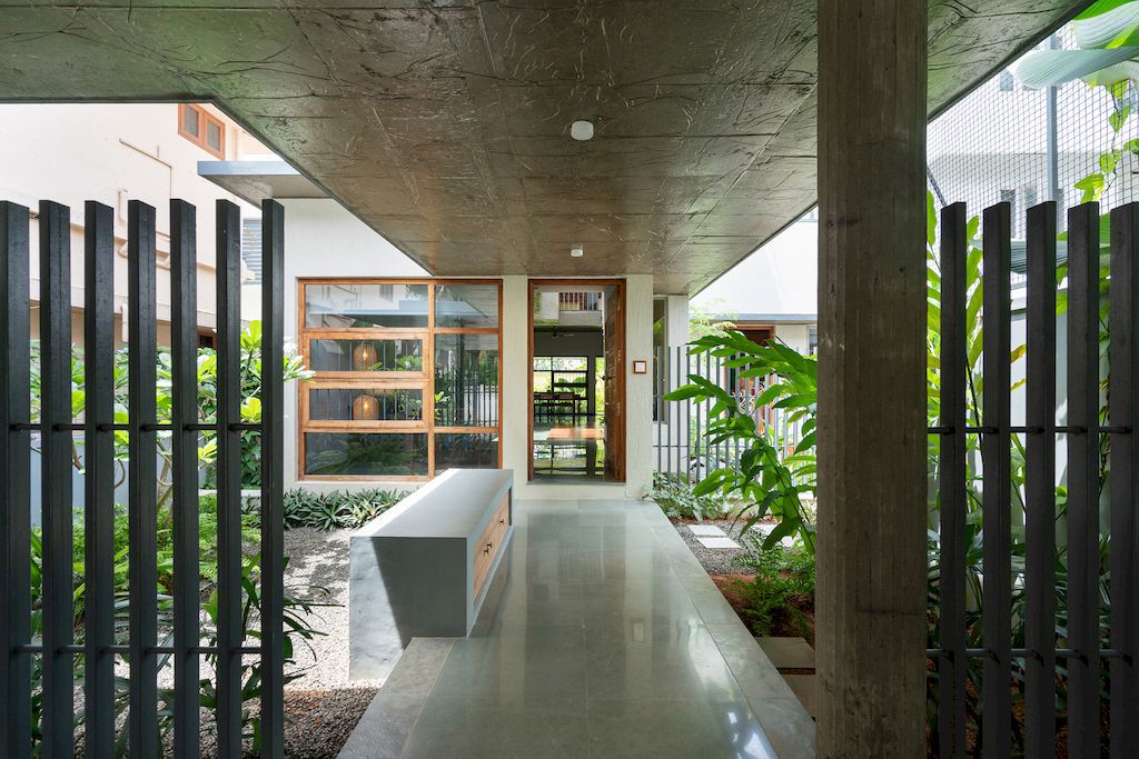 HAVEN Residence with Open Plan yet Ensure Privacy by VSP Architects