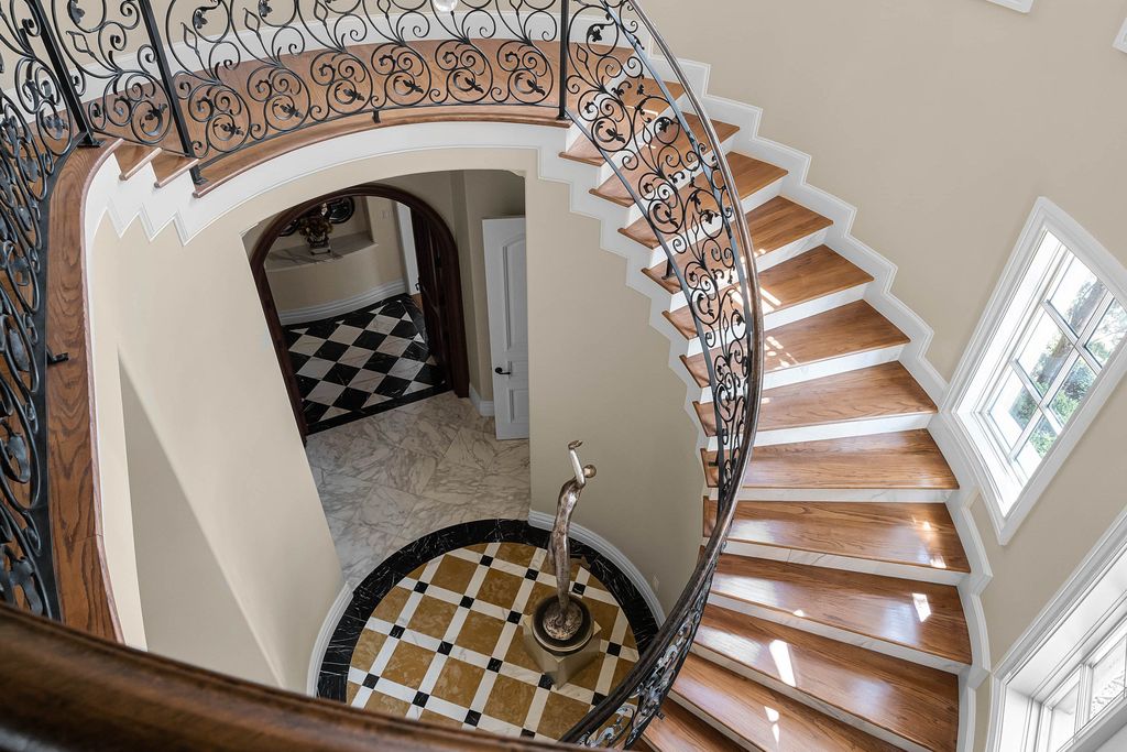 16631 Arezo Court, Montverde, Florida is a one of a kind custom home located in the sought after Bella Collina Community, finest in architectural design and handcrafted artistry, superb construction and is completely and exquisitely furnished.