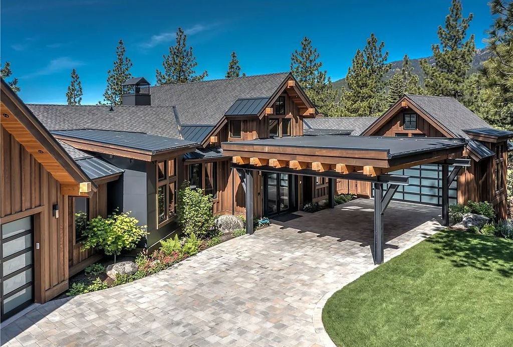 545 Eagle Drive, Incline Village, Nevada is a spectacular estate was meticulously crafted Susie Yanagi AIA design with high quality finish work including double quartzite kitchen islands, gated drive and interior paver heated courtyard.