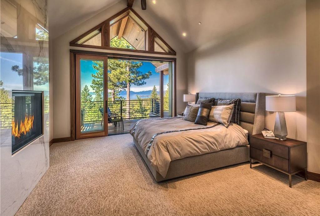 545 Eagle Drive, Incline Village, Nevada is a spectacular estate was meticulously crafted Susie Yanagi AIA design with high quality finish work including double quartzite kitchen islands, gated drive and interior paver heated courtyard.