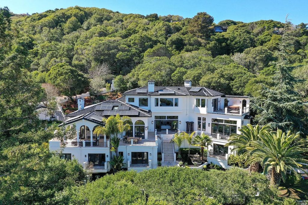 3650 Paradise Drive, Tiburon, California is a rare gem and architectural masterpiece just minutes from San Francisco, enjoying direct access to world-class outdoor activities, the estate offers Riviera living at its finest.