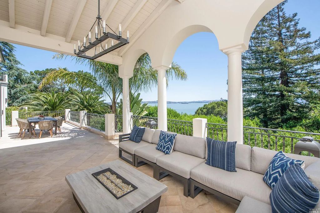 3650 Paradise Drive, Tiburon, California is a rare gem and architectural masterpiece just minutes from San Francisco, enjoying direct access to world-class outdoor activities, the estate offers Riviera living at its finest.