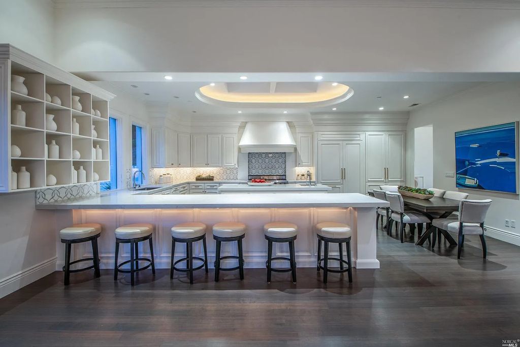 3650 Paradise Drive, Tiburon, California is a rare gem and architectural masterpiece just minutes from San Francisco, enjoying direct access to world-class outdoor activities, the estate offers Riviera living at its finest.