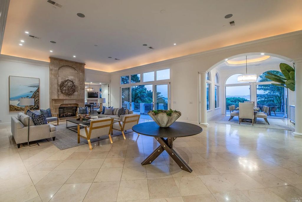 3650 Paradise Drive, Tiburon, California is a rare gem and architectural masterpiece just minutes from San Francisco, enjoying direct access to world-class outdoor activities, the estate offers Riviera living at its finest.