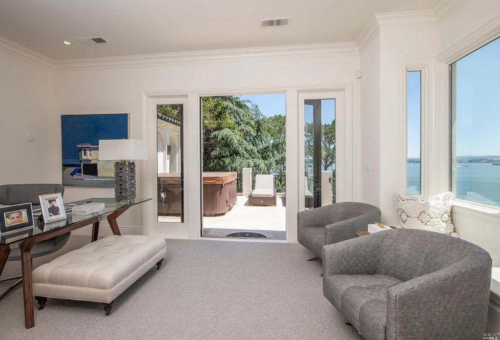 3650 Paradise Drive, Tiburon, California is a rare gem and architectural masterpiece just minutes from San Francisco, enjoying direct access to world-class outdoor activities, the estate offers Riviera living at its finest.
