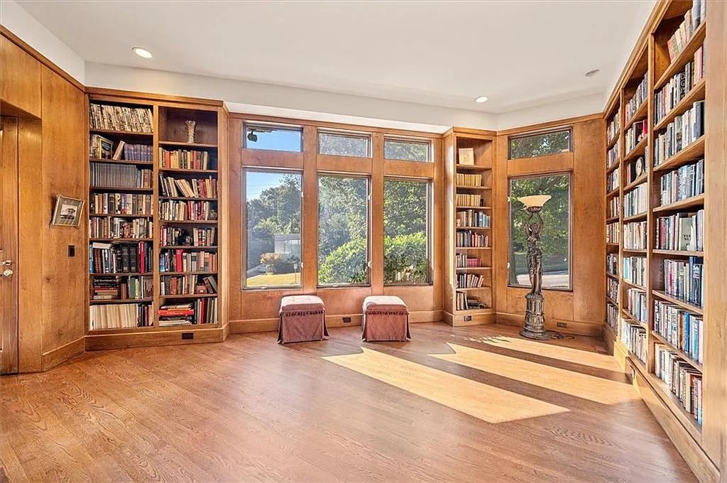 The Estate in Atlanta is a luxurious home that will impress you with massive windows in an landscaped lot now available for sale. This home located at 35 Robin Hood Rd NE, Atlanta, Georgia; offering 06 bedrooms and 07 bathrooms with 7,835 square feet of living spaces. 